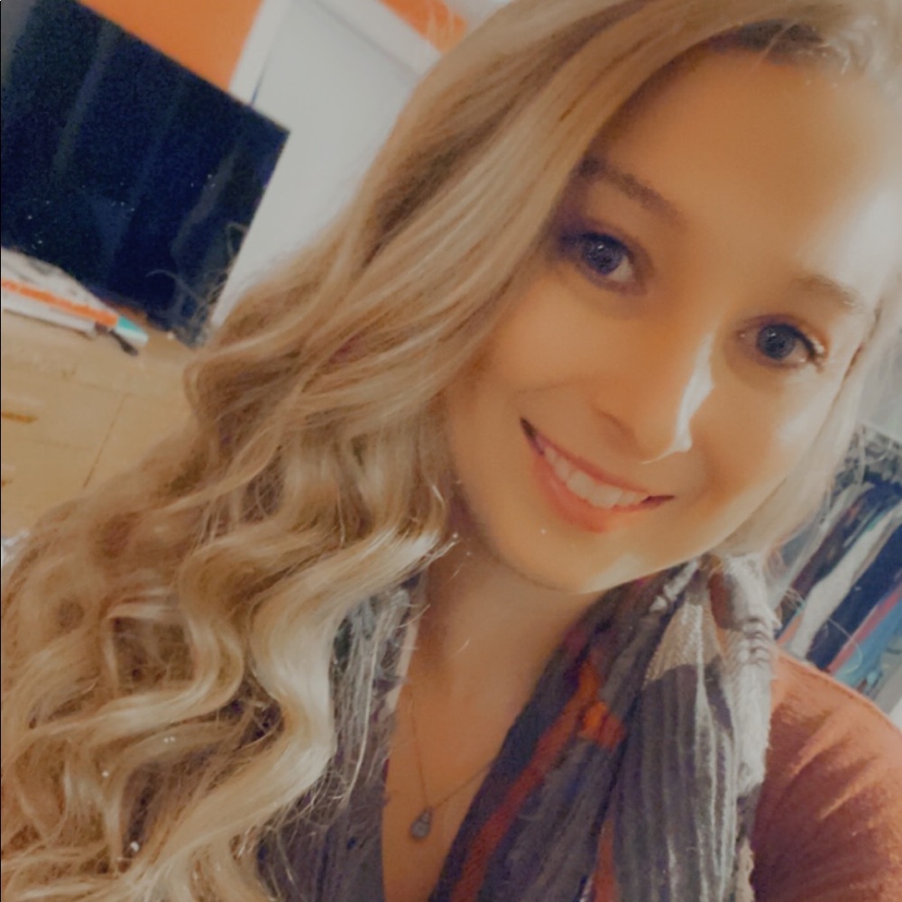 Meet your Posher, Kasey